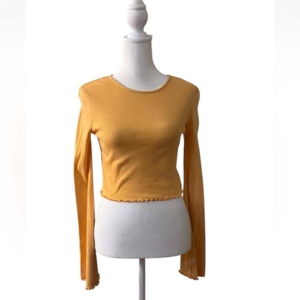 BDG Urban Outfitters Cream Orange Ribbed Lettuce Hem Long Sleeve Crop Top Size M